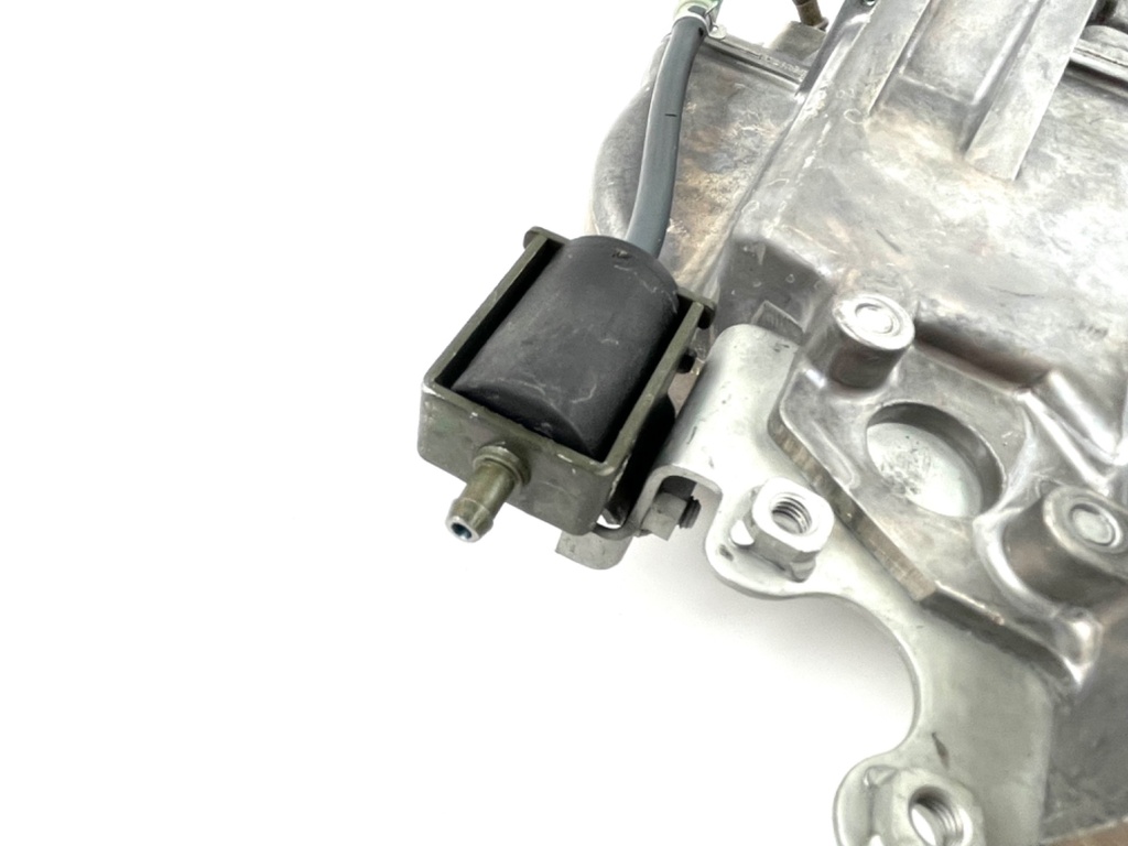 2003 Yamaha 200 HP HPDI 2 Stroke VST Float Chamber Assembly 68F-14182-01-00 OEM