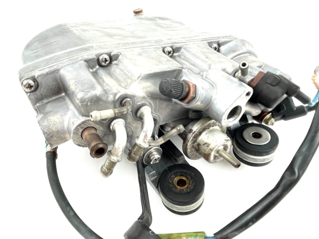 2003 Yamaha 200 HP HPDI 2 Stroke VST Float Chamber Assembly 68F-14182-01-00 OEM