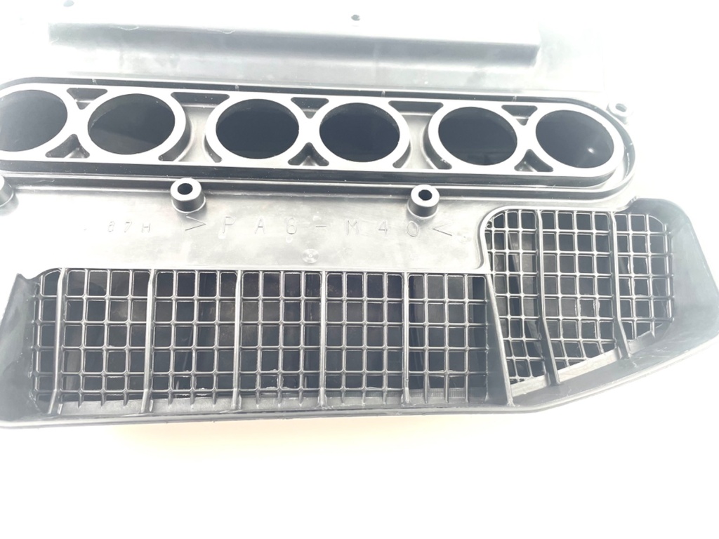 2003 Yamaha 200 HP 2 Stroke HPDI Intake Air Silencer Assembly 67H-14440-00-00 OEM