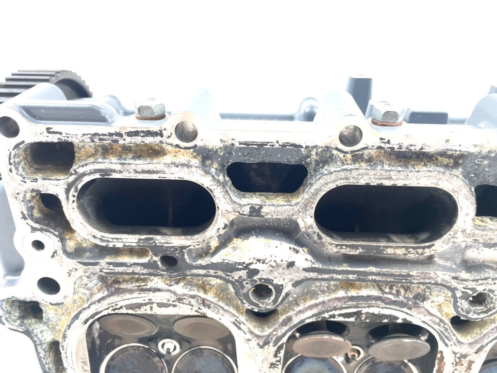 04-07 Yamaha 150HP 4 Stroke Outboard Cylinder Head Complete 63P-W009A-02-9S