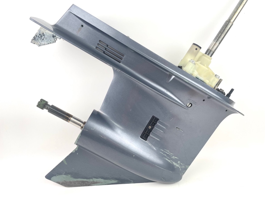 1996-2005 Yamaha 150 175 200 HP 2 Stroke 25" XL Lower Unit Gear Case 64E-45300-24-8D