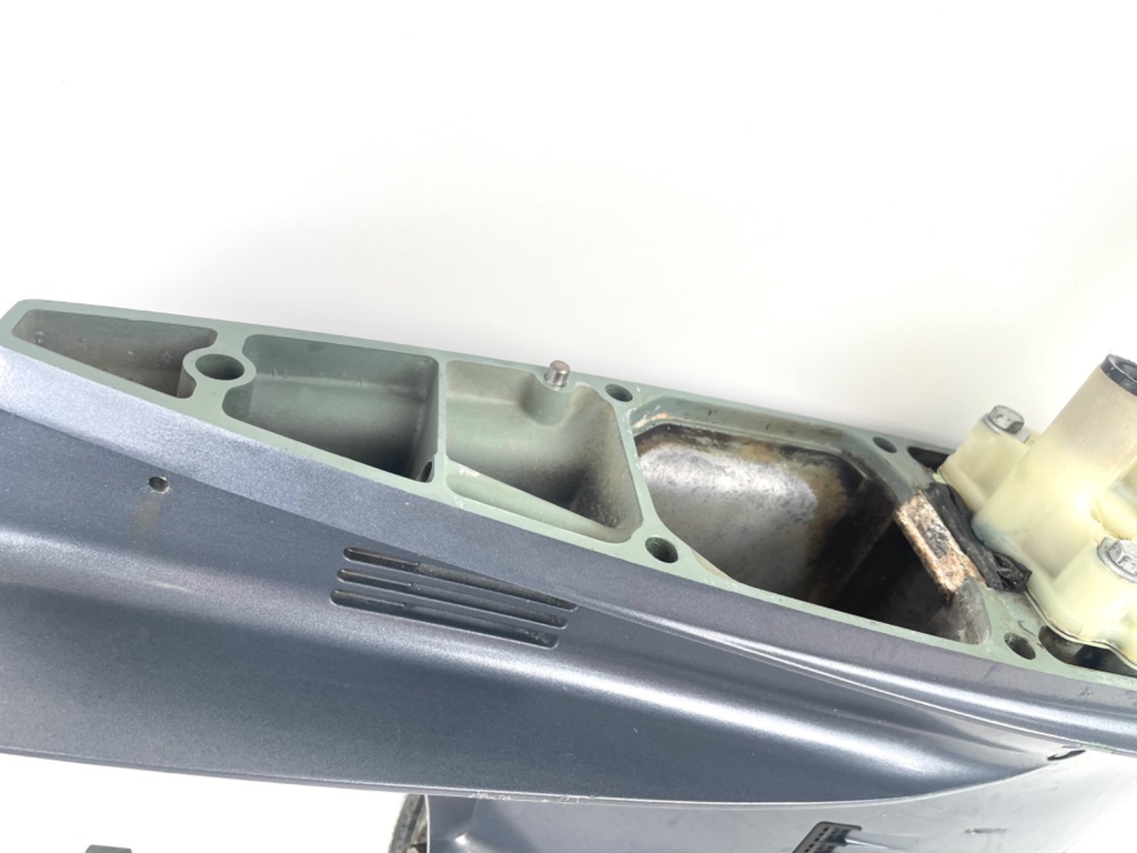 1996-2005 Yamaha 150 175 200 HP 2 Stroke 25" XL Lower Unit Gear Case 64E-45300-24-8D