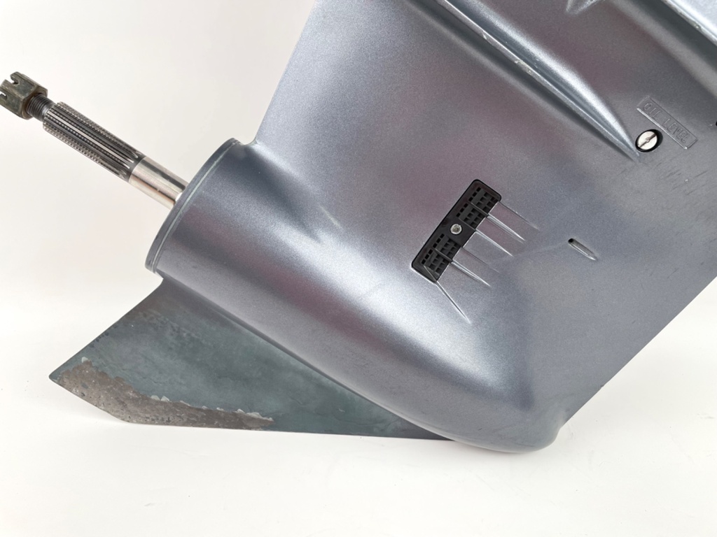 2004 + Yamaha 150HP 4 Stroke Outboard 25" XL Shaft Lower Unit Gear Case LH Counter