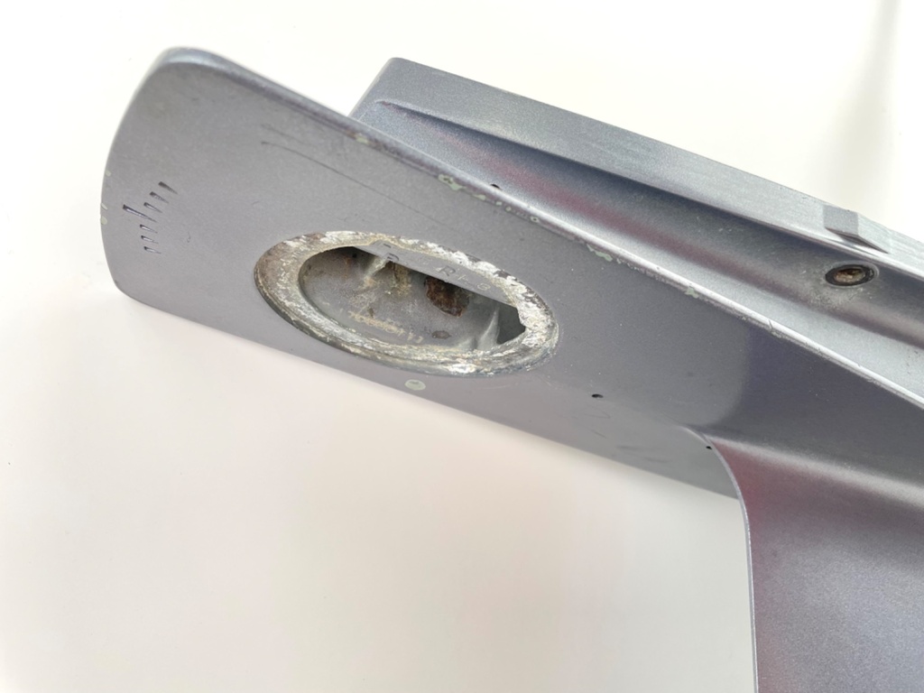 2004 + Yamaha 150HP 4 Stroke Outboard 25" XL Shaft Lower Unit Gear Case LH Counter