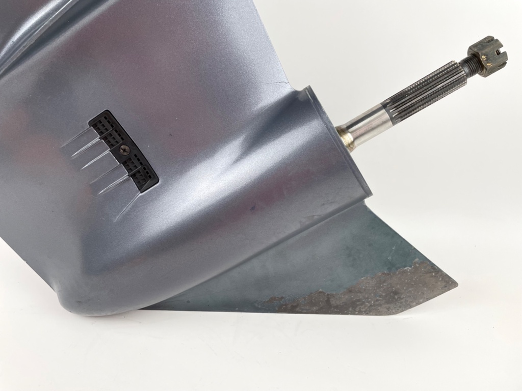 2004 + Yamaha 150HP 4 Stroke Outboard 25" XL Shaft Lower Unit Gear Case LH Counter