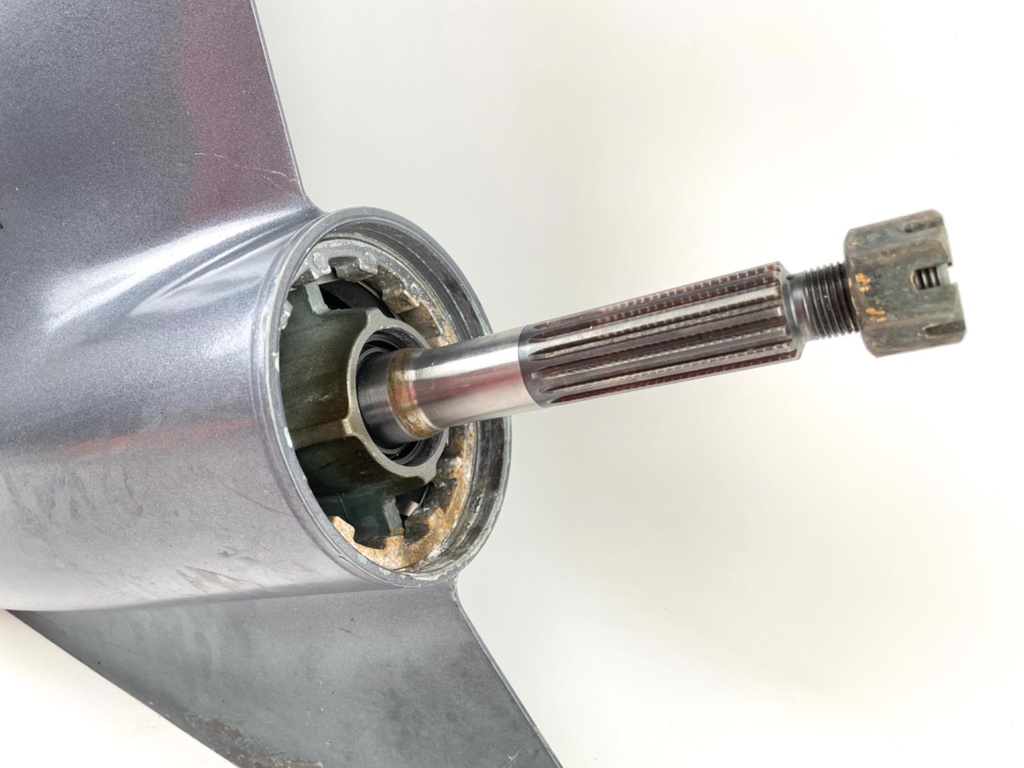 2004 + Yamaha 150HP 4 Stroke Outboard 25" XL Shaft Lower Unit Gear Case LH Counter