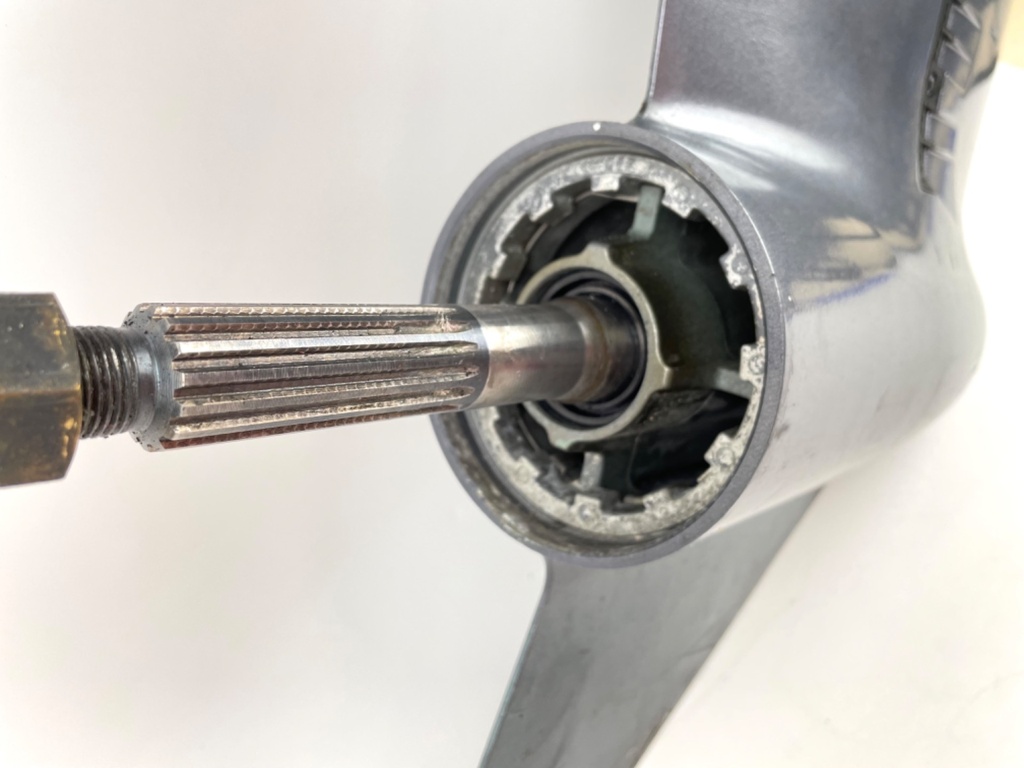 2004 + Yamaha 150HP 4 Stroke 25" Shaft Lower Unit Gear Case 63P-45300-17-8D RH