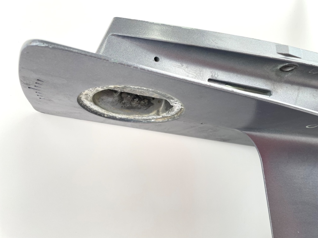 2004 + Yamaha 150HP 4 Stroke 25" Shaft Lower Unit Gear Case 63P-45300-17-8D RH