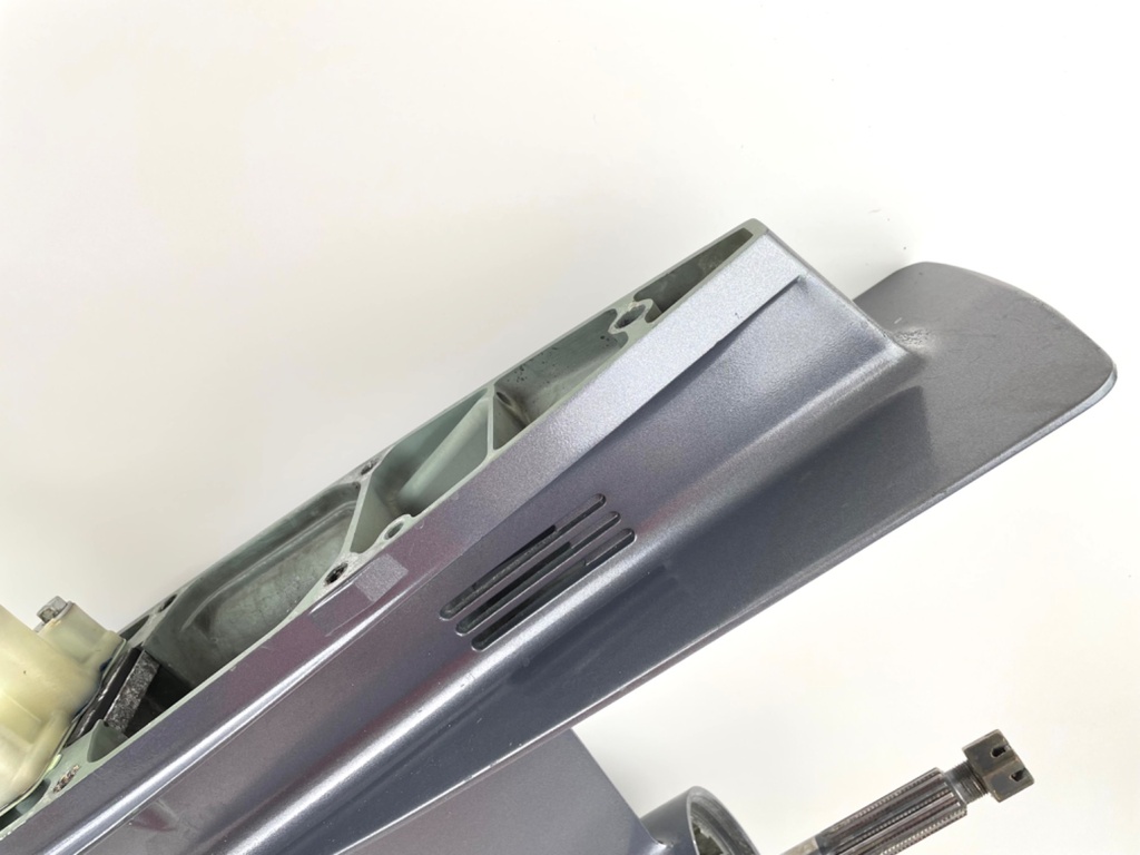 2004 + Yamaha 150HP 4 Stroke 25" Shaft Lower Unit Gear Case 63P-45300-17-8D RH