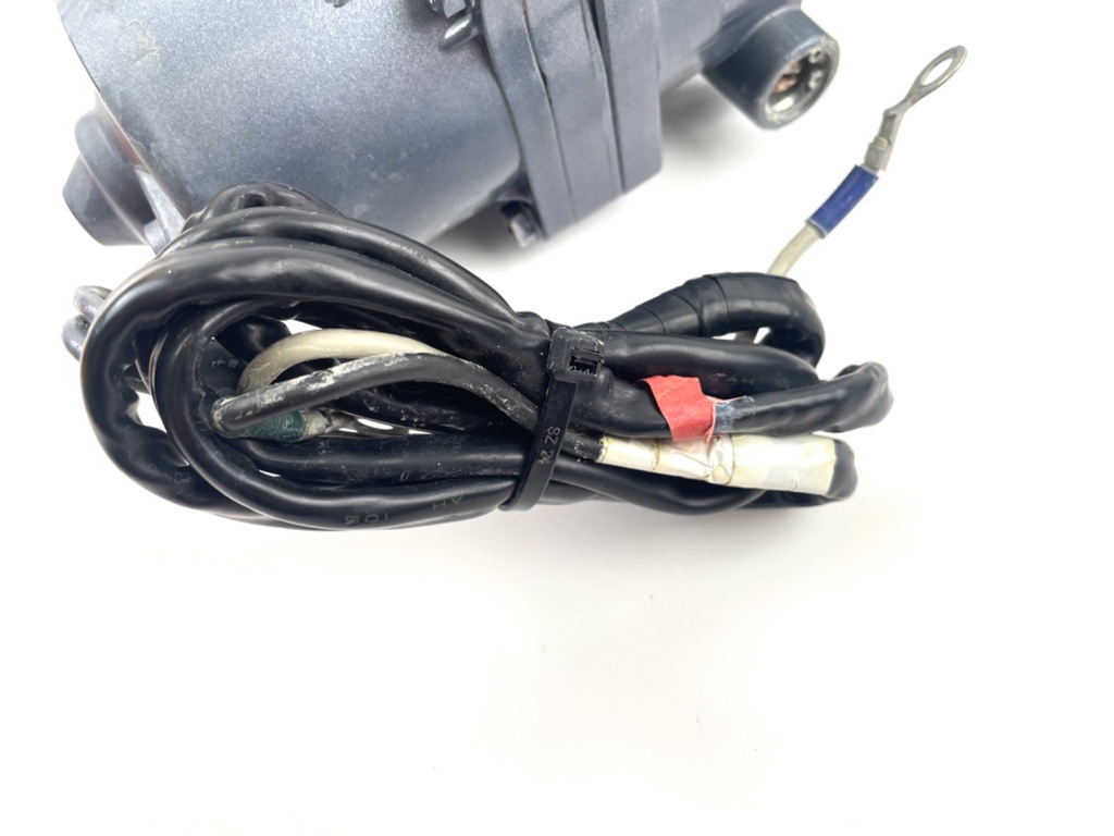 Yamaha 150HP Outboard Engine Power Trim & Tilt Unit Assembly - Tested