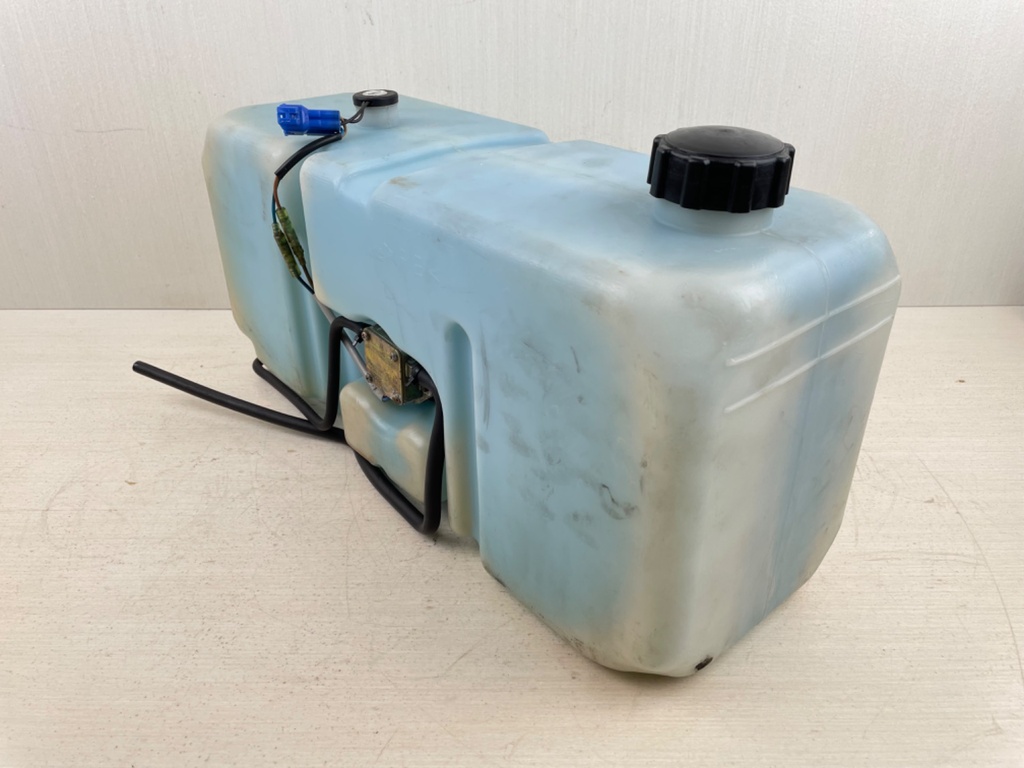 Yamaha Outboard 2 Stroke 5 Gallon Oil Tank Reservoir & Pump 6E5-21733-30-00