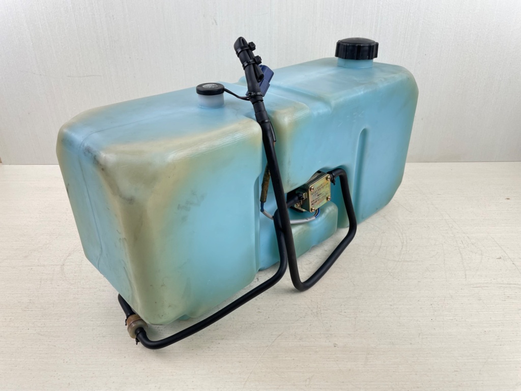 Yamaha Outboard 2 Stroke 5 Gallon Oil Tank Reservoir & Pump 18L 6E5-21733-30-00