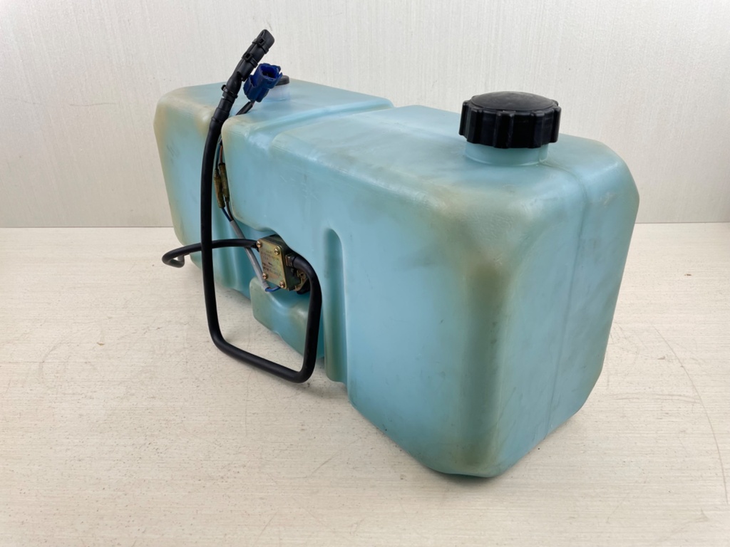 Yamaha Outboard 2 Stroke 5 Gallon Oil Tank Reservoir & Pump 18L 6E5-21733-30-00