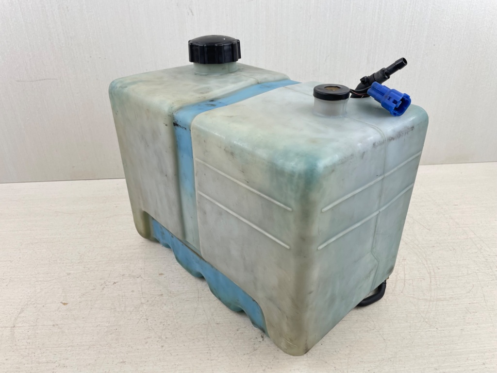 Yamaha Outboard 2 Stroke Remote Oil Tank & Pump With Sensor 2.8 Gallons