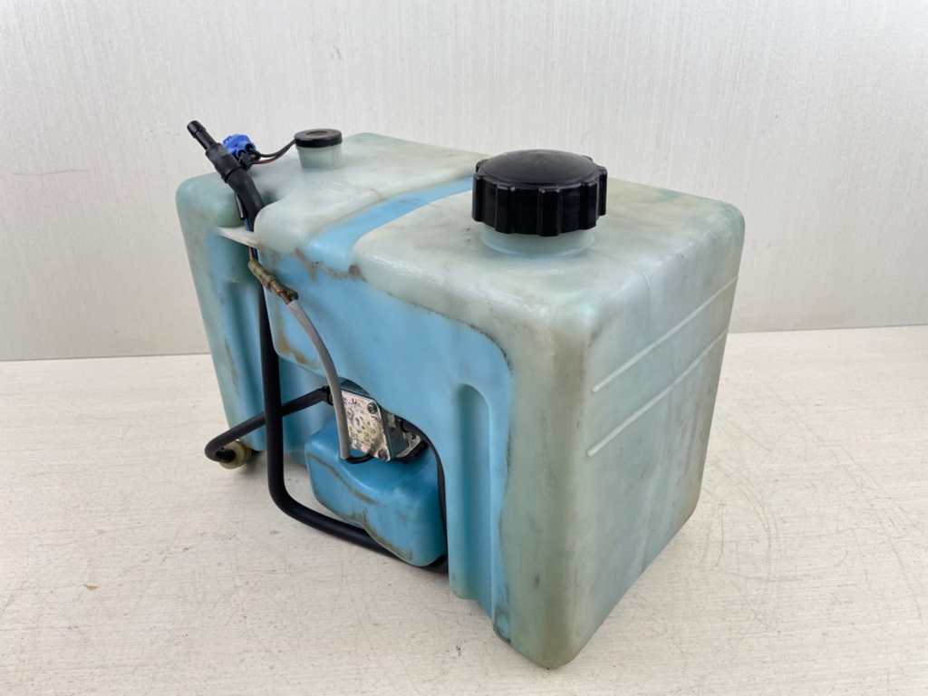 Yamaha Outboard 2 Stroke Remote Oil Tank & Pump With Sensor 2.8 Gallons