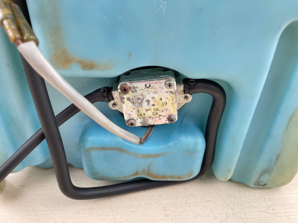 Yamaha Outboard 2 Stroke Remote Oil Tank & Pump With Sensor 2.8 Gallons
