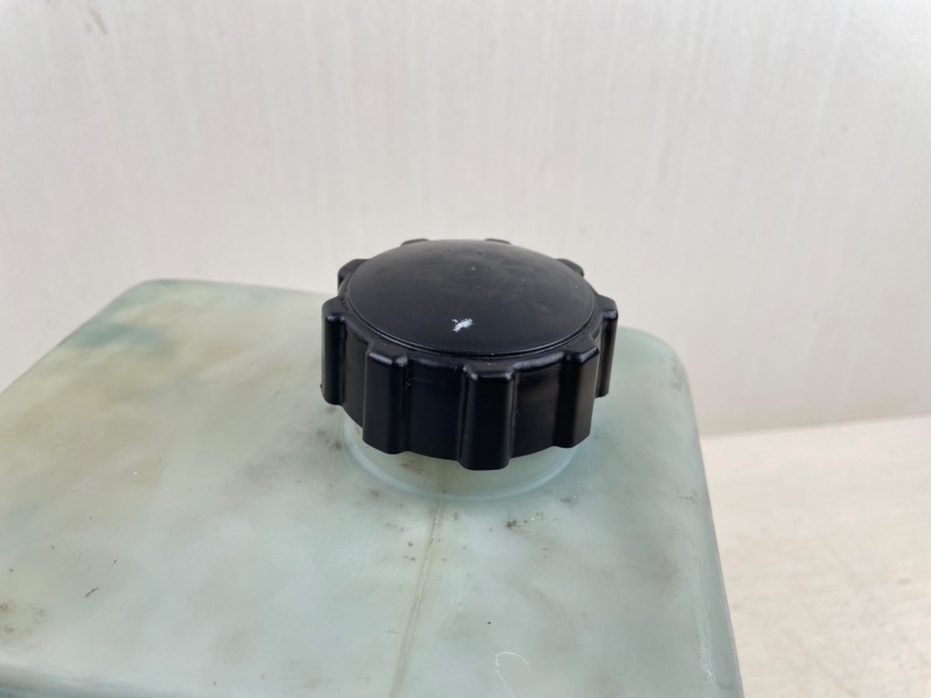 Yamaha Outboard 2 Stroke Remote Oil Tank & Pump With Sensor 2.8 Gallons