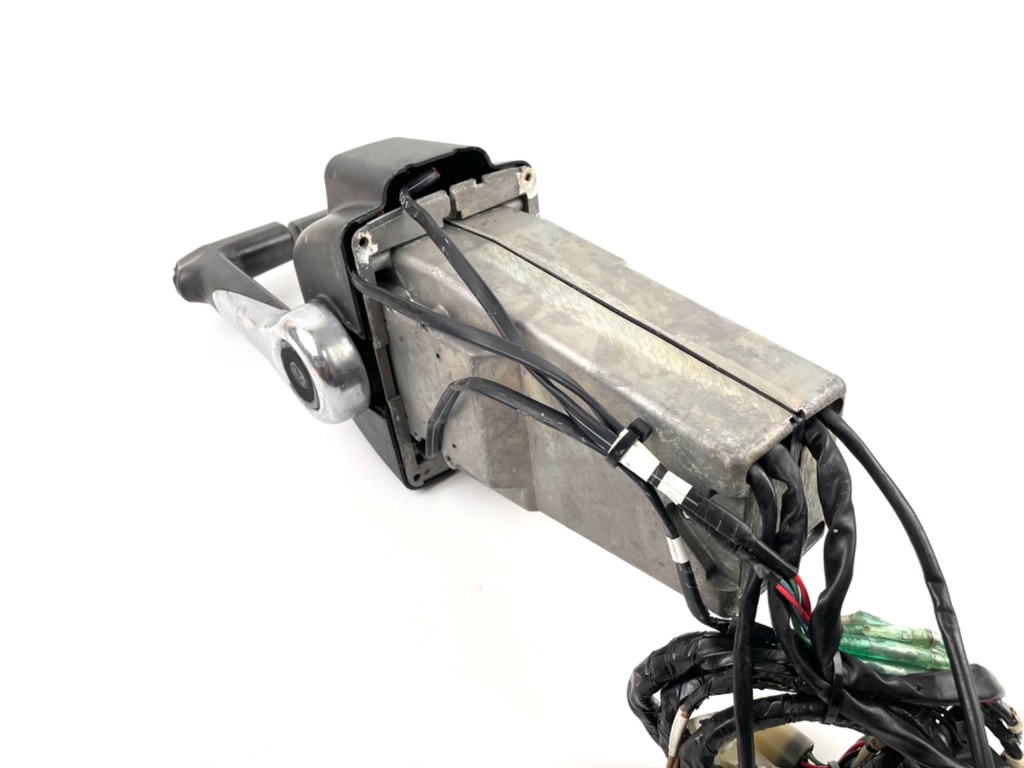 Yamaha 704 Top Mount Dual Twin Outboard Engine Control Box  704-48207-R0-00