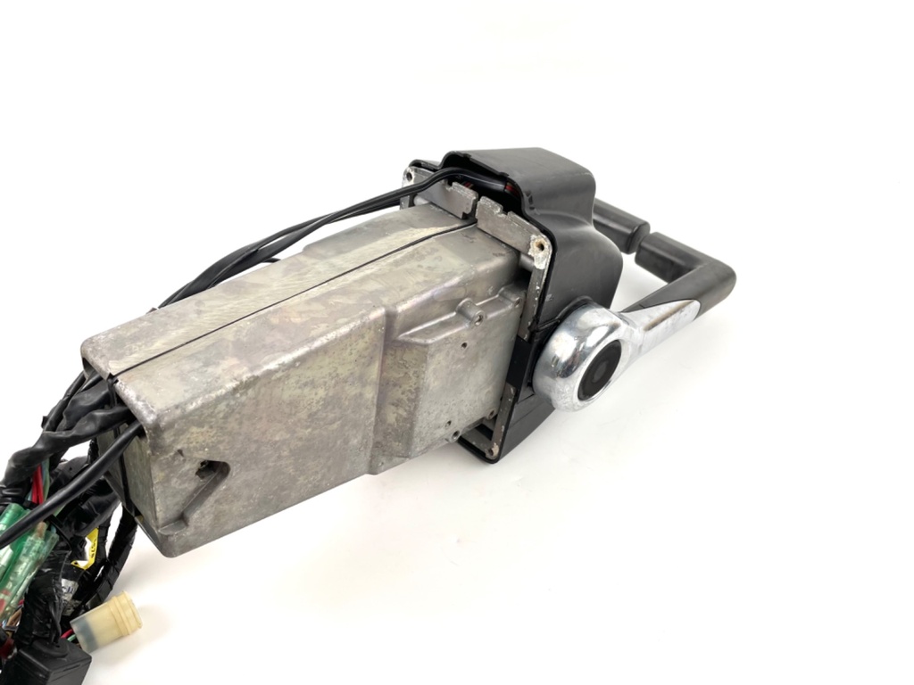 Yamaha 704 Top Mount Dual Twin Outboard Engine Control Box  704-48207-R0-00