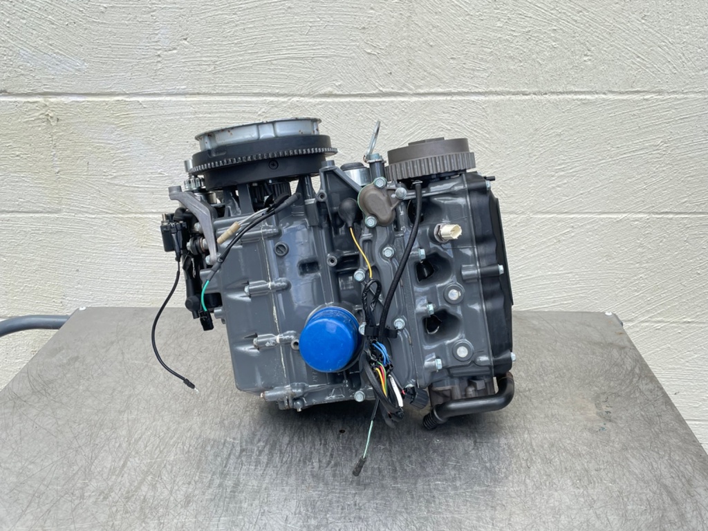 2007 Honda 25HP 4 Stroke Outboard Powerhead Crankcase Assembly 12200-ZW2-416ZA