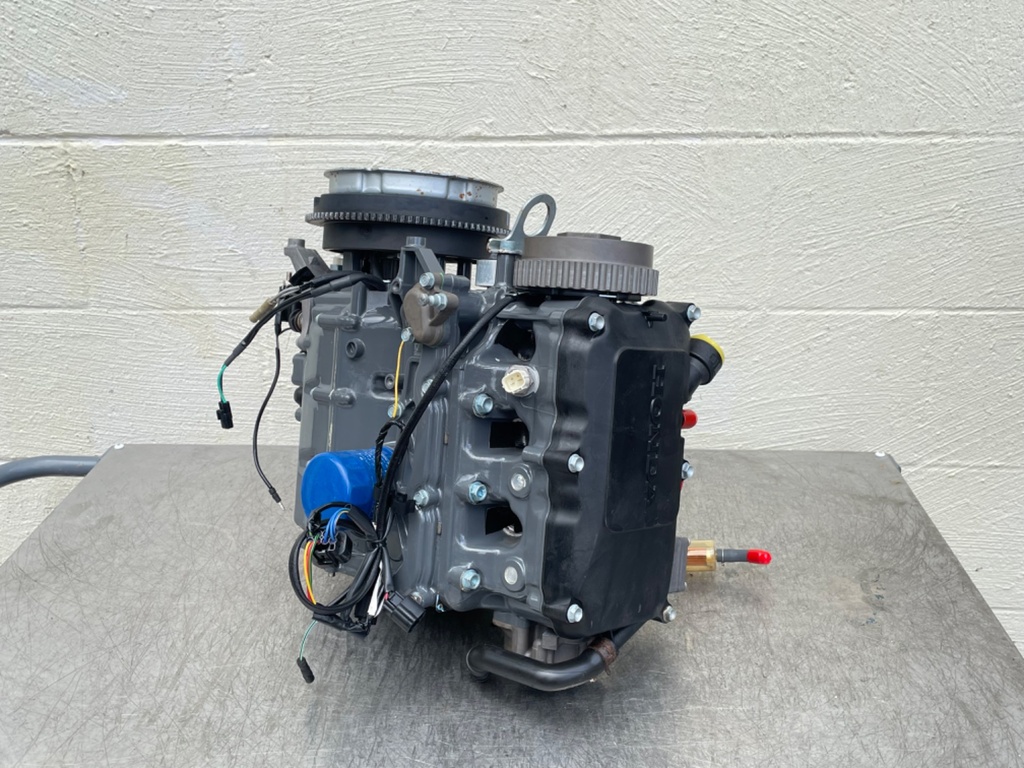 2007 Honda 25HP 4 Stroke Outboard Powerhead Crankcase Assembly 12200-ZW2-416ZA