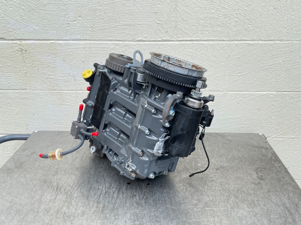 2007 Honda 25HP 4 Stroke Outboard Powerhead Crankcase Assembly 12200-ZW2-416ZA