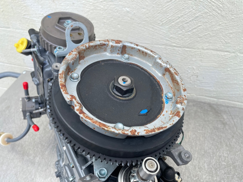 2007 Honda 25HP 4 Stroke Outboard Powerhead Crankcase Assembly 12200-ZW2-416ZA