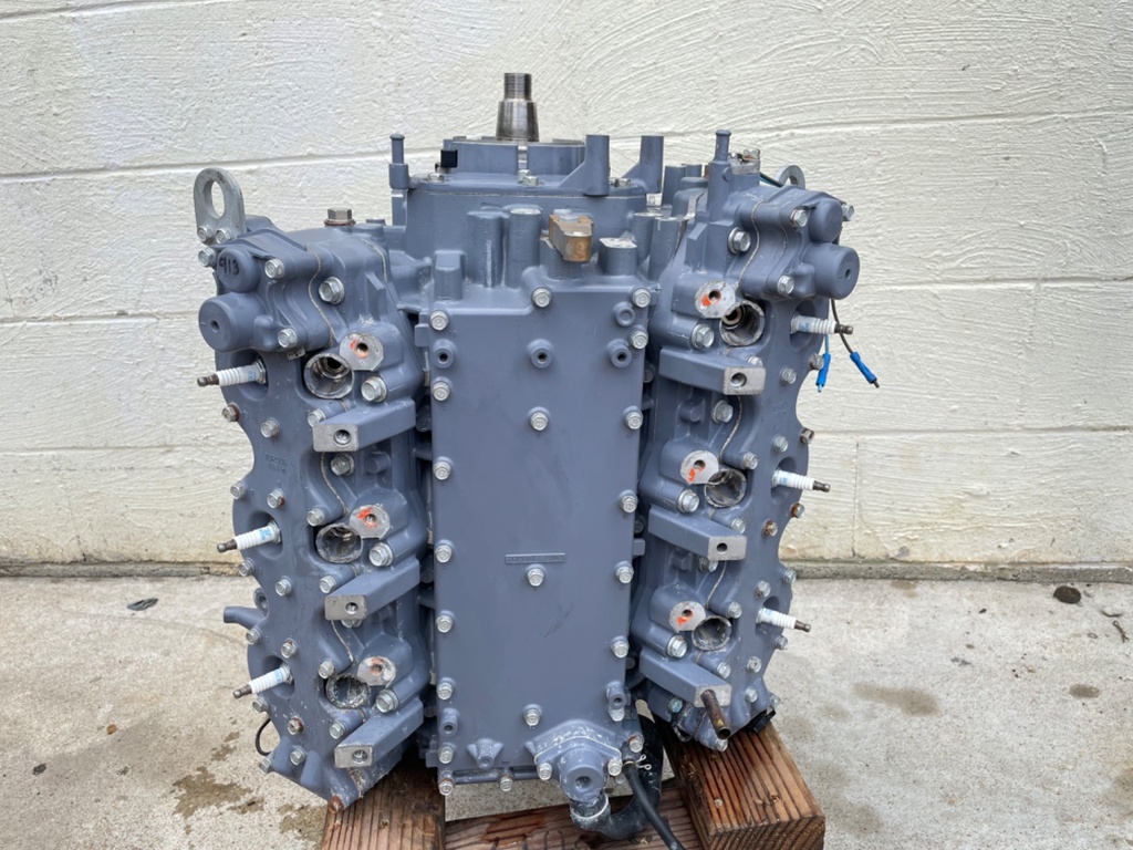 2003 Yamaha 200 HP 2 Stroke Powerhead 68F-W0090-12-1S OEM Outboard