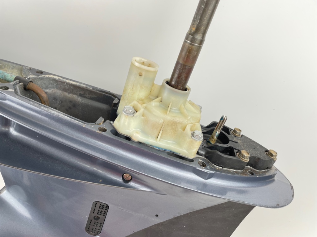 Yamaha F350 350HP Outboard 25" XL Lower Unit Gear Case LH Counter Rotation