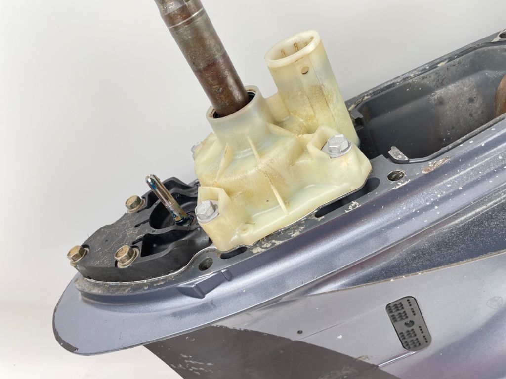 Yamaha F350 350HP Outboard 25" XL Lower Unit Gear Case LH Counter Rotation