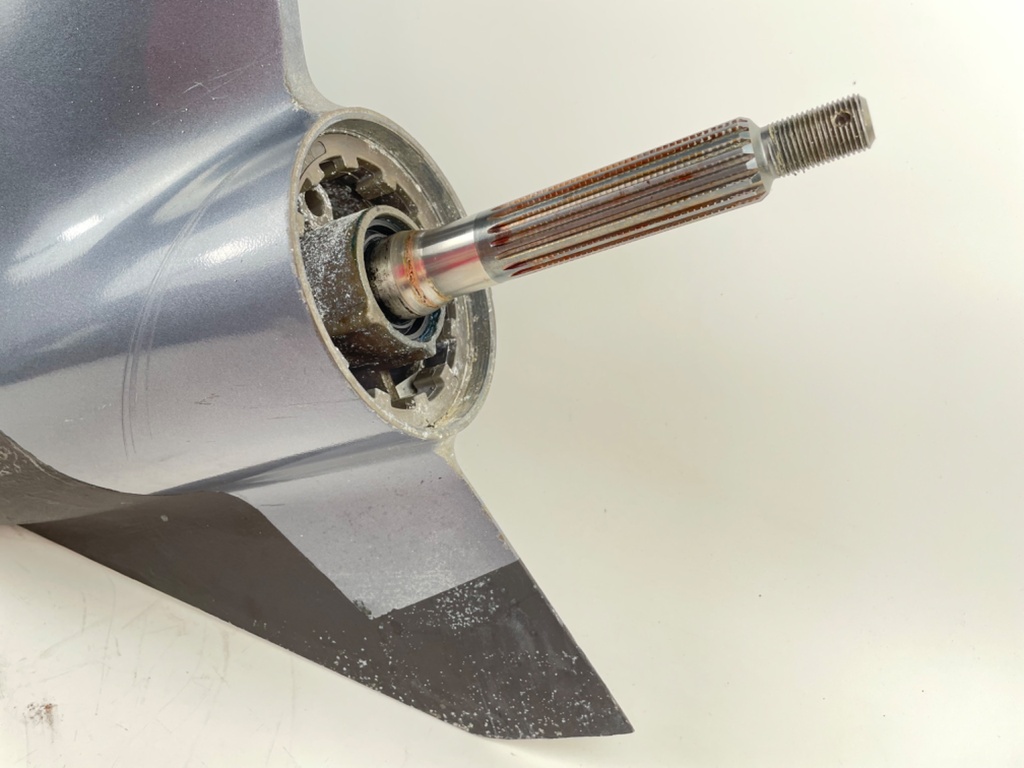 Yamaha F350 350HP Outboard 25" XL Lower Unit Gear Case RH Right Hand Rotation