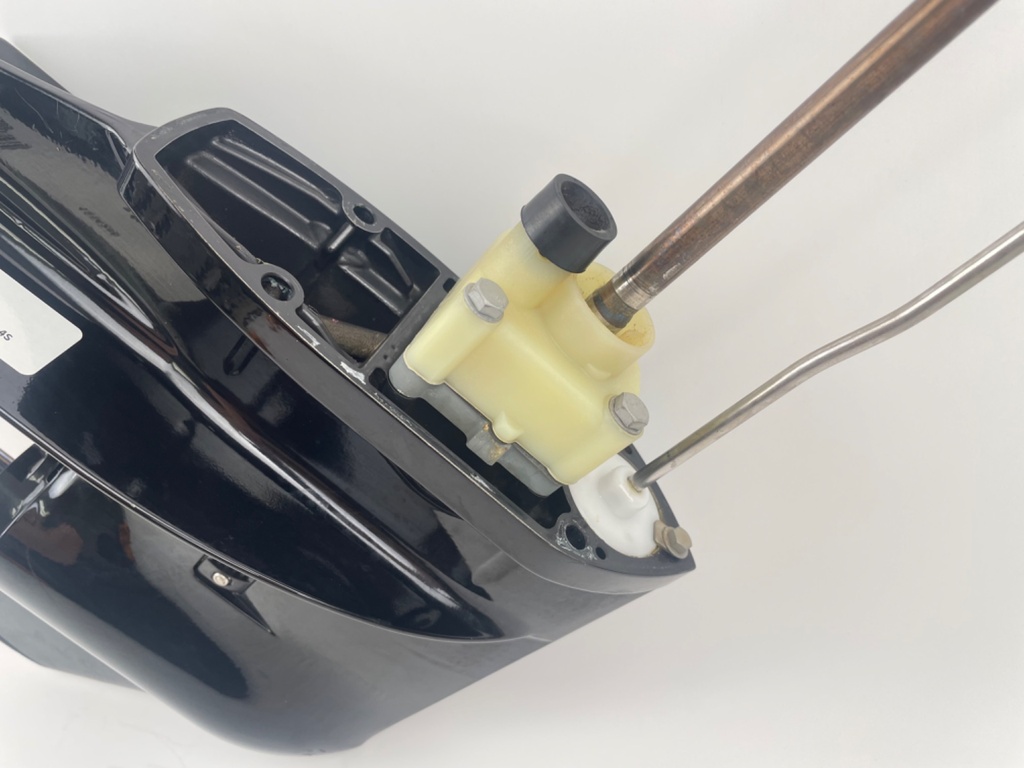 2021 Mercury 9.9 HP 4 Stroke 20" Long Lower Unit Gear Case Like New