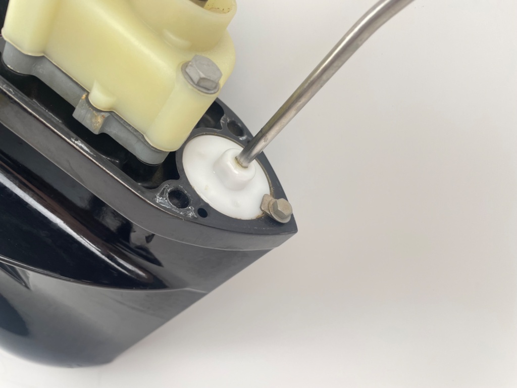 2021 Mercury 9.9 HP 4 Stroke 20" Long Lower Unit Gear Case Like New