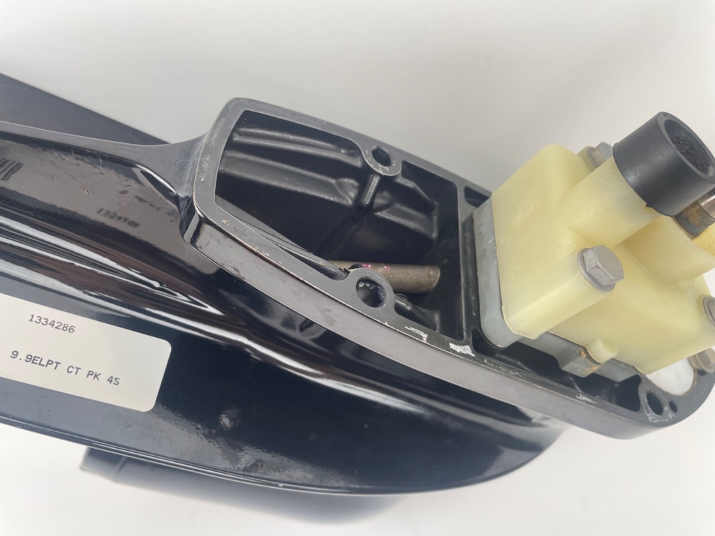 2021 Mercury 9.9 HP 4 Stroke 20" Long Lower Unit Gear Case Like New