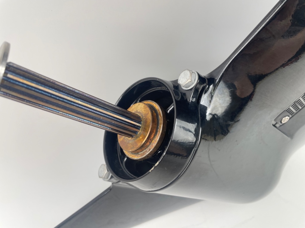 2021 Mercury 9.9 HP 4 Stroke 20" Long Lower Unit Gear Case Like New