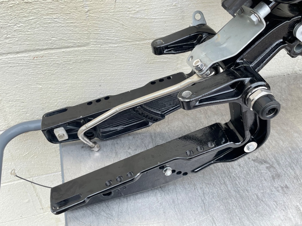 2021 Mercury 9.9 HP 4 Stroke 20" Long Midsection Swivel Bracket Complete