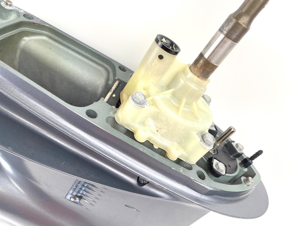 Yamaha 115HP 4 Stroke Outboard 25" Lower Unit Gear Case 68V-45300-32-8D 2000-14