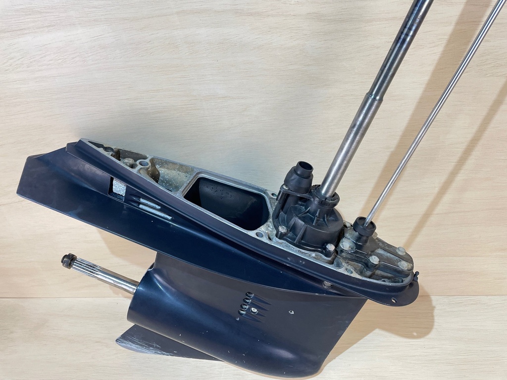 1999 Evinrude 175HP Outboard Lower Unit Gear Case 20" Shaft L