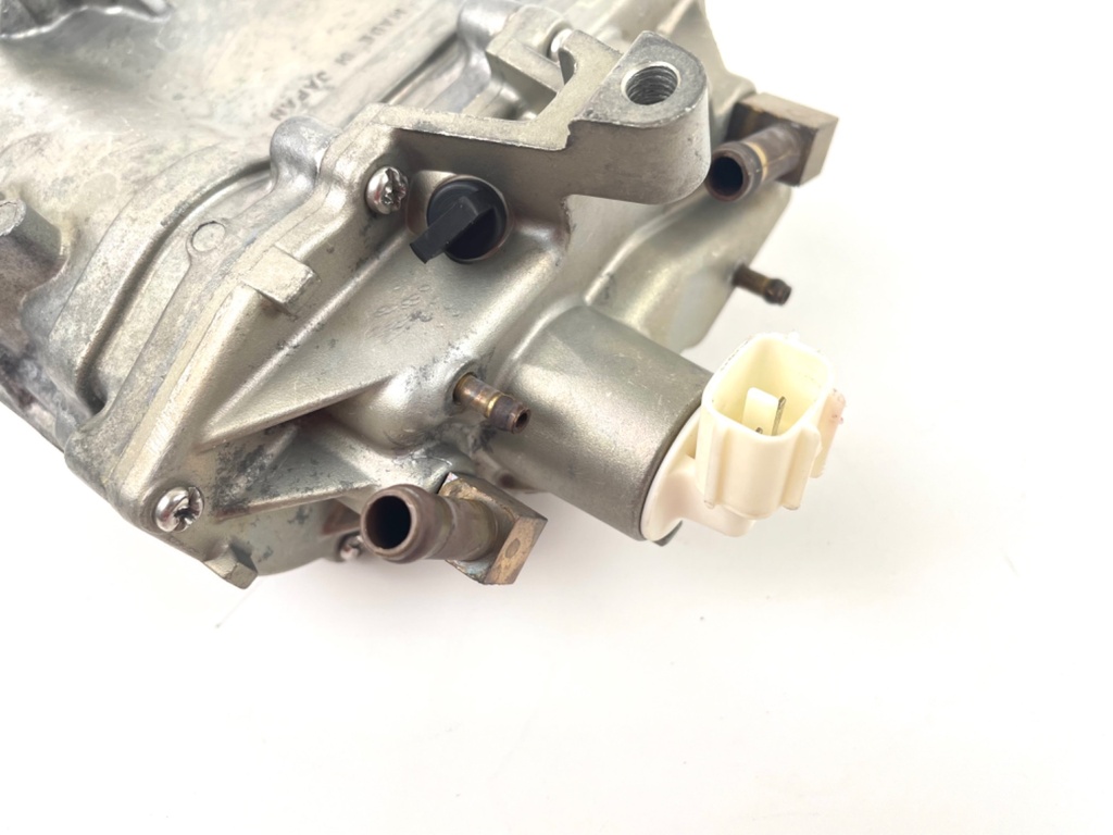 2007 Yamaha 115HP 4 Stroke Outboard VST Float Chamber Assembly 68V-14180-02-00