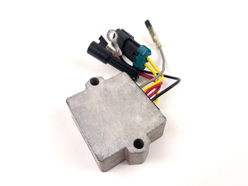 2001 Mercury 200 HP 2 Stroke Voltage Regulator 883072T2 OEM Outboard