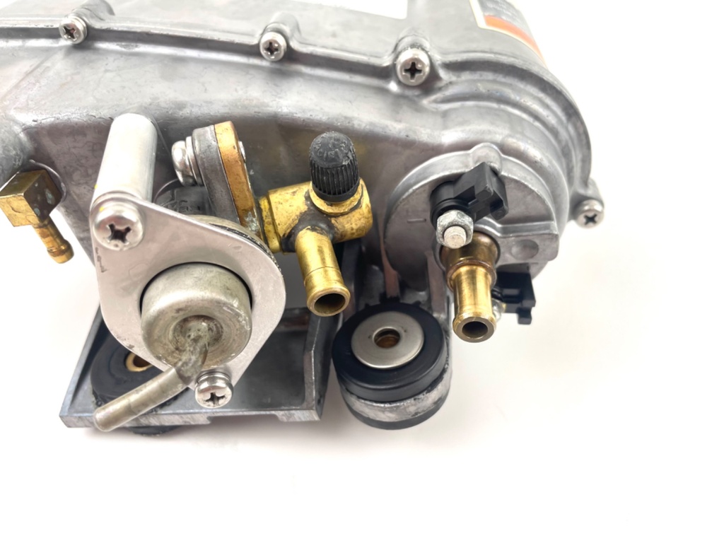 2001 Mercury 200 HP 2 Stroke EFI Vapor Separator Tank VST 8140111 OEM