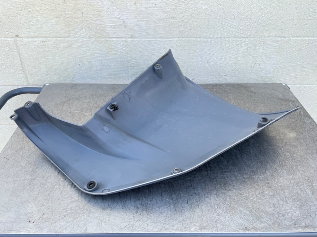 2003 Yamaha 225 HP 4 Stroke Outboard Lower Apron Cowling Starboard 69J-42771-00-8D OEM