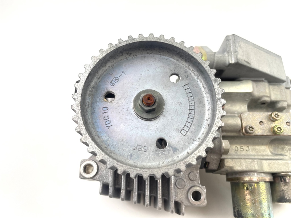 2003 Yamaha 150 HP 2 Stroke HPDI Fuel Injection Pump 68F-12170-01-00 - Parts