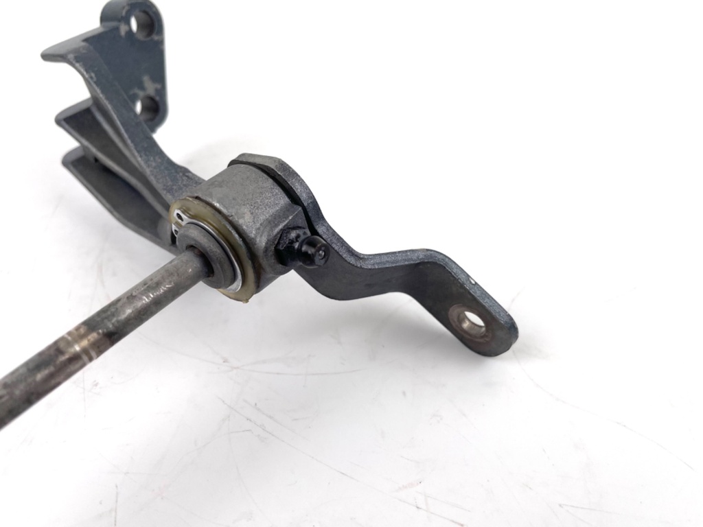 2003 Yamaha 150 HP 2 Stroke Outboard 20" L Shift Shaft 6E5-44120-03-00 OEM