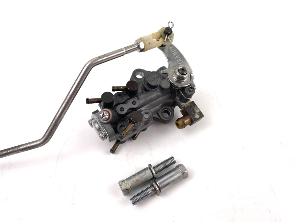 2003 Yamaha 150 HP 2 Stroke Outboard Oil Pump 68H-13200-00-00 OEM