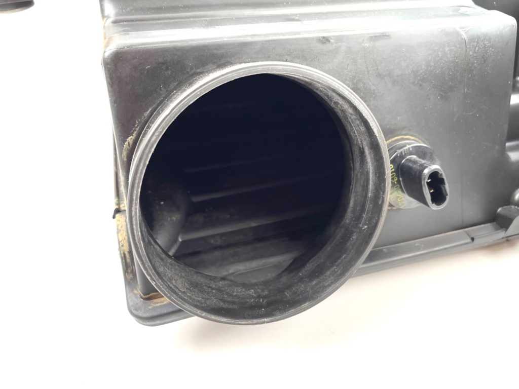 2008 Suzuki 90 HP 4 Stroke Outboard Intake Air Silencer Assembly 13810-90J00 OEM