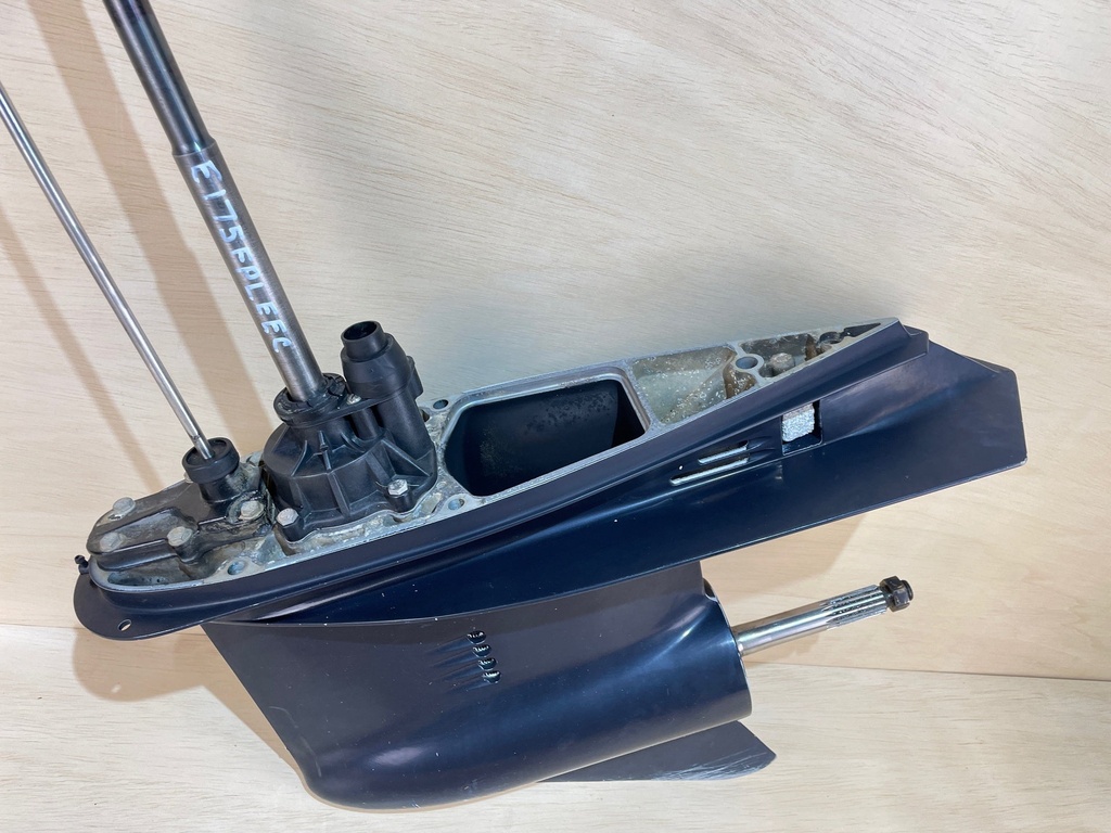 1999 Evinrude 175HP Outboard Lower Unit Gear Case 20" Shaft L