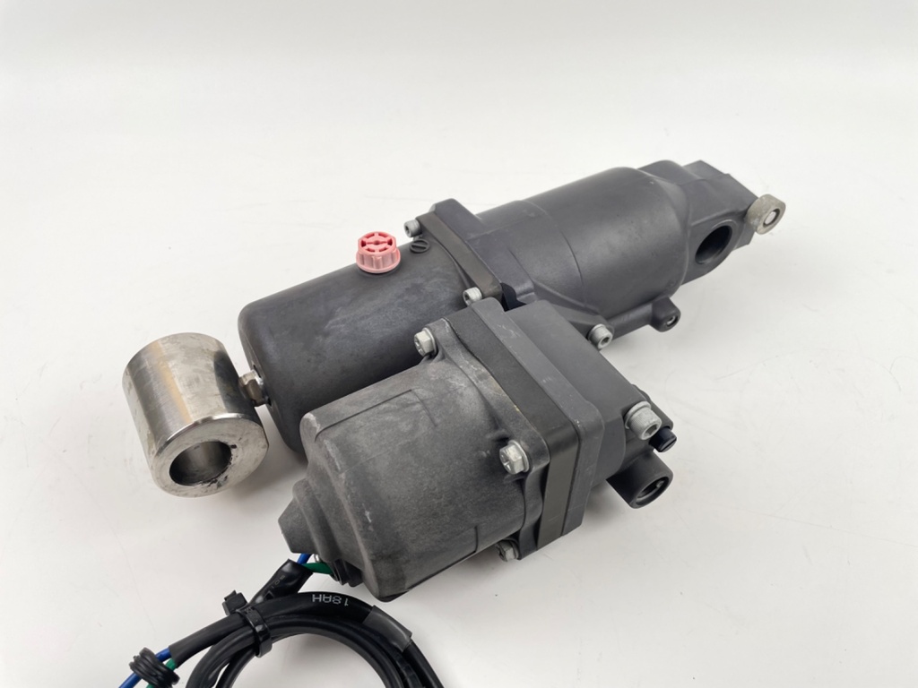 Suzuki DF 60 70 90 115 HP 4 Stroke Outboard Power Trim Tilt Unit Assembly