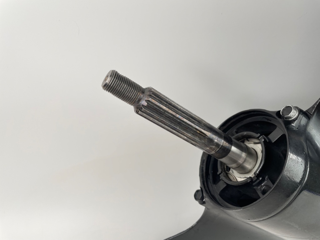 01-11 Suzuki DF 90 100 115 HP 4 Stroke Outboard 25" Lower Unit Gear Case Assembly