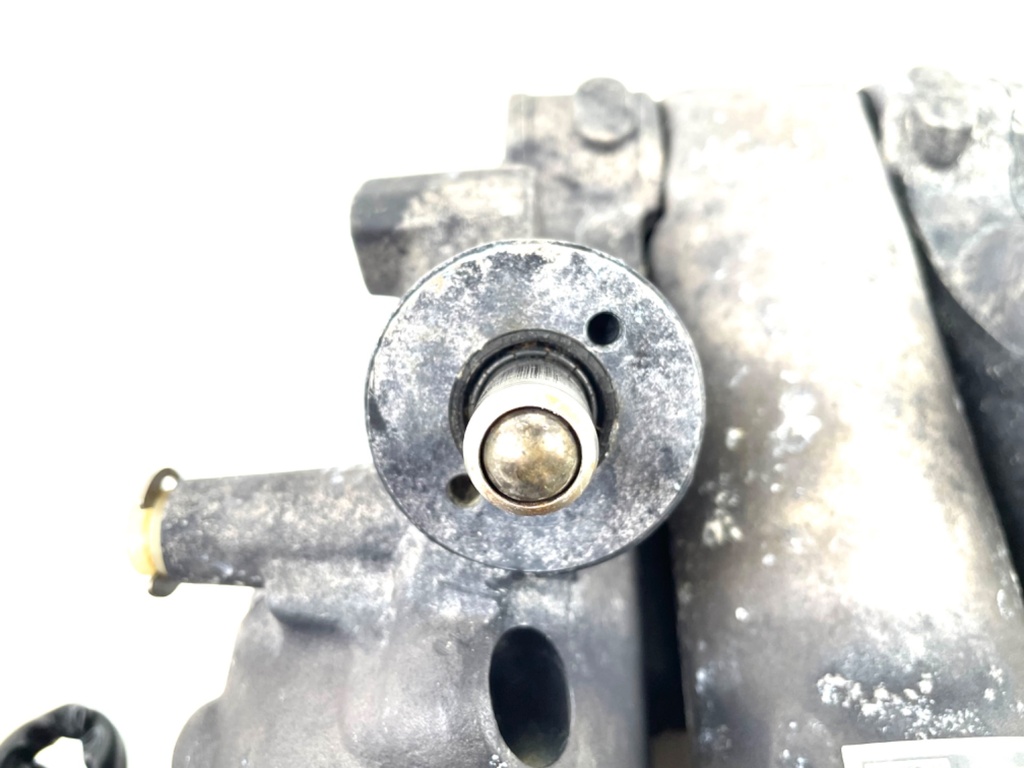 2001 Mercury 200 HP 2 Stroke Power Trim Tilt Unit 8M0168222 OEM Outboard